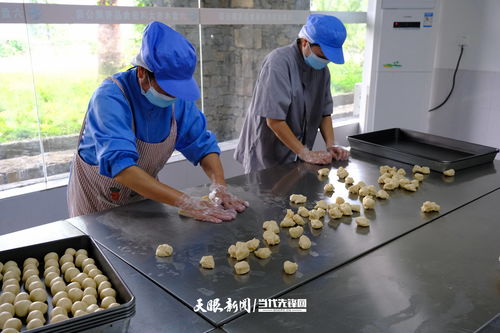 中秋前夕，这家景区古法食品厂加班制作祥月饼，育苗盘的新用途引关注